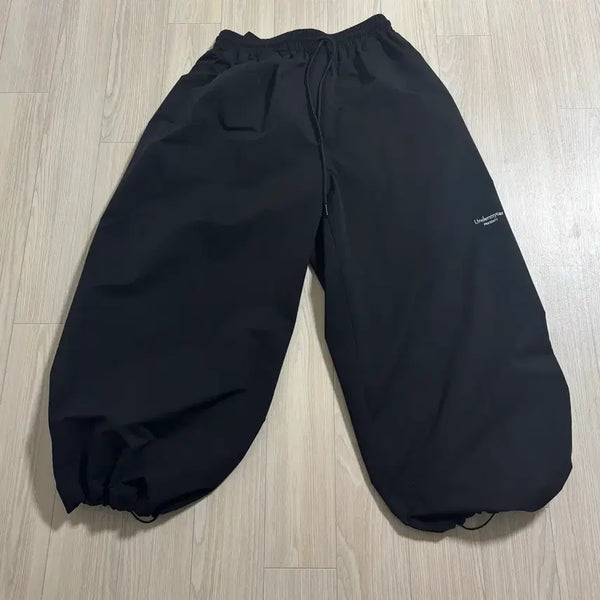 [BUNJANG] Under My Car Classic Logo Basic Wide Track Pants Black / 언더마이카 무.176 클래식 로고 베이직 와이드 트랙 팬츠 블랙