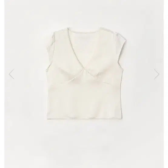 [BUNJANG] Seer Vanilla Satin Blouse Ivory / [Seer]씨어 바닐라 새틴 블라우스 아이보리