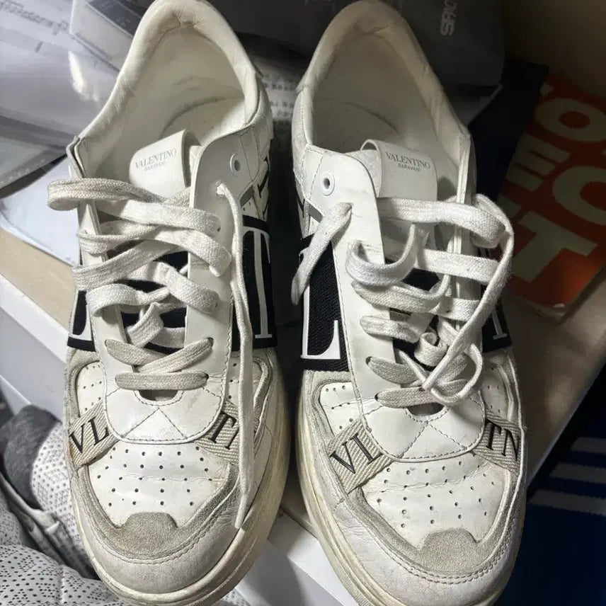 [BUNJANG] Valentino VLTN Sneakers White / 발렌티노 VLTN  260~270 (지갑교환봄)