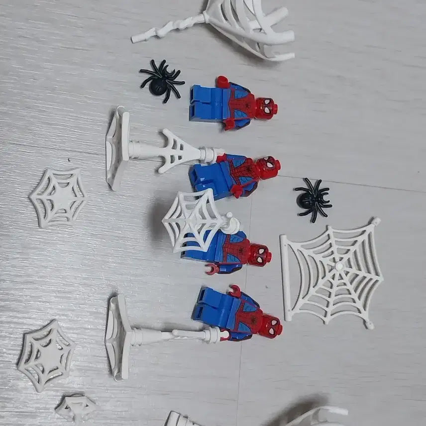 [BUNJANG] LEGO Spider-Man Figures 4-Piece Bundle with Webs / 레고 스파이더맨 피규어 4개 웹 포함 일괄