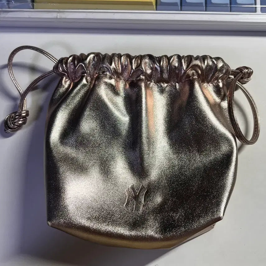 [BUNJANG] Banila Co. x MLB Collaboration Pink Pouch / 바닐라코 mlb 엠엘비 콜라보 핑크색 복조리 파우치 양도