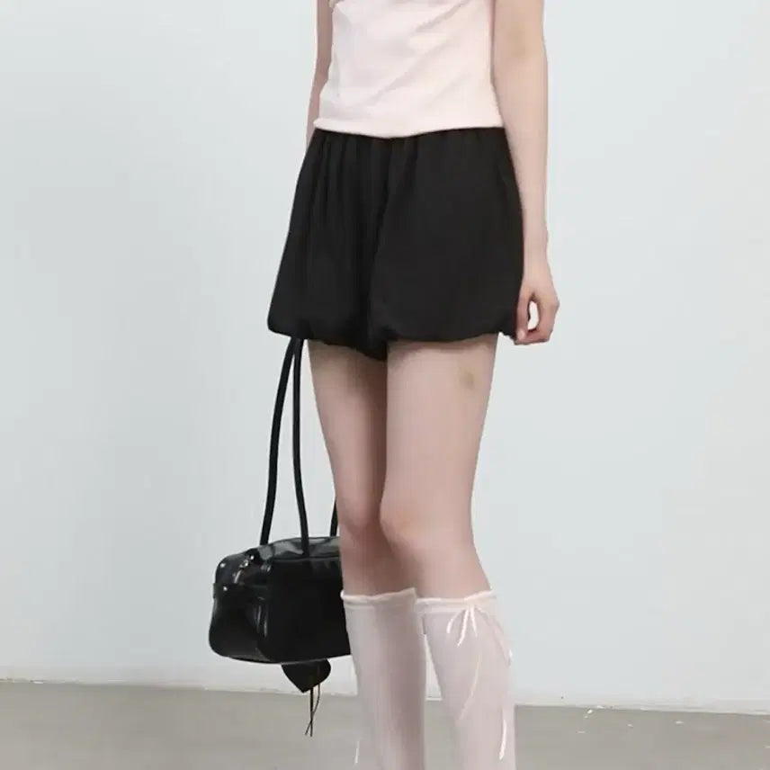 [BUNJANG] Black Shirring Balloon Shorts / 직구 ) 새제품 ) 블랙 셔링 숏팬츠 벌룬팬츠 바지 반바지 밴딩 허리밴딩
