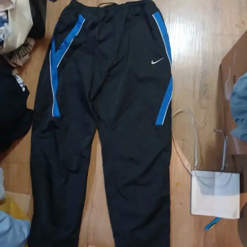 [BUNJANG] Nike Training Track Pants Black Blue / 나이키 트레이닝 고무줄바지 블랙 블루