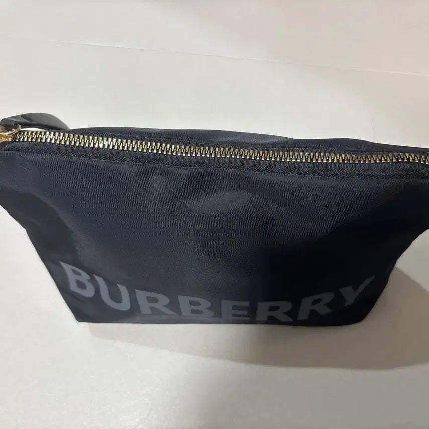 [BUNJANG] Burberry Novelty Black Pouch / 버버리 노벨티 블랙 파우치