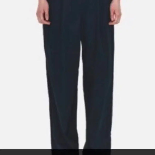 [BUNJANG] ESSENTIAL by EQL Two Tuck Semi Wide Pants Black / ESSENTIAL by EQL Two Tuck Semi Wide Pants (black)