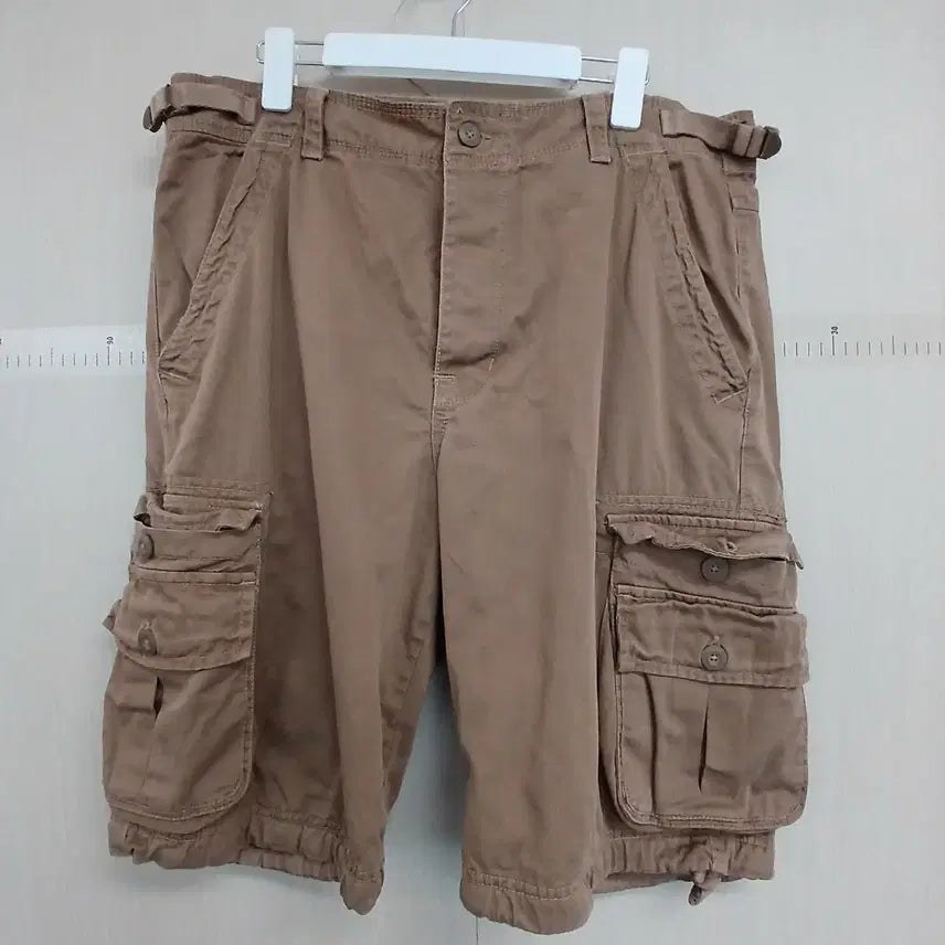 [BUNJANG] H&M Khaki Cargo Shorts / H&M 카키색 카고 반바지