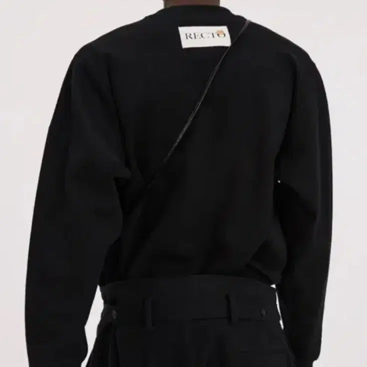 [BUNJANG] RECTO Sweatshirt Black Logo Patch Detail / 렉토 맨투맨