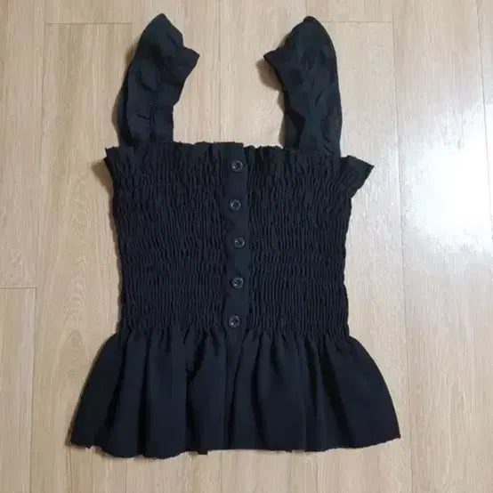 [BUNJANG] Black Smocking Shirring Frill Sleeveless Top / 블랙 스모킹 셔링 프릴 나시탑