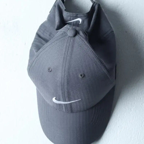 [BUNJANG] Nike Swoosh Functional Baseball Cap - Grey / (F) 나이키 모자 볼캡 기능성 그레이 스우시-A10376