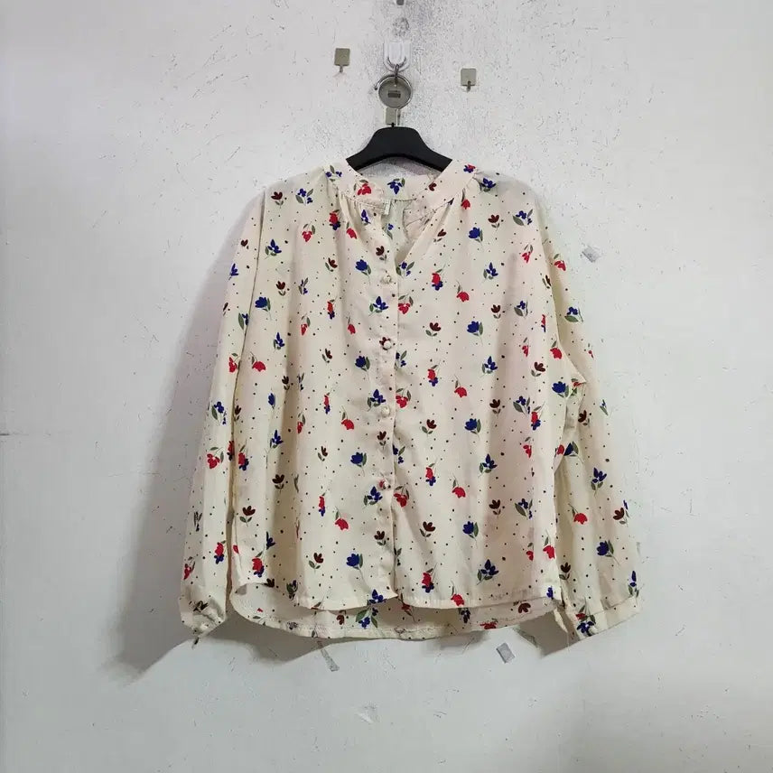 [BUNJANG] Floral Pattern Blouse - Ivory / 플로럴 패턴 블라우스 아이보리