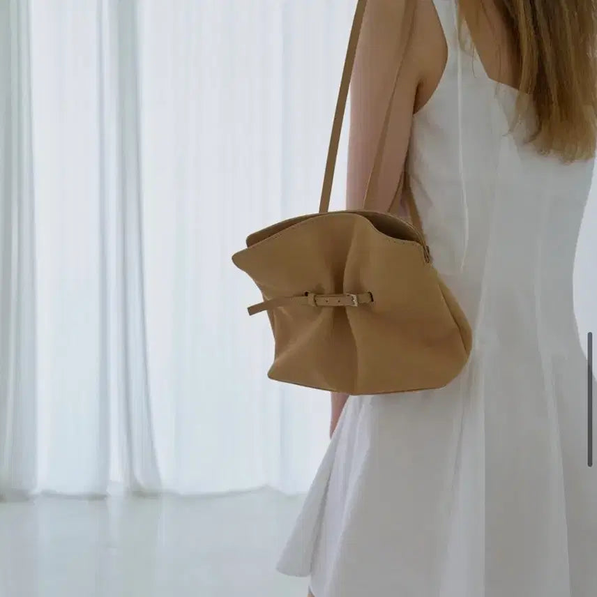 [BUNJANG] Lebane Muse Bucket Backpack (Beige) / 르베인 Muse Bucket Backpack(Beige)
