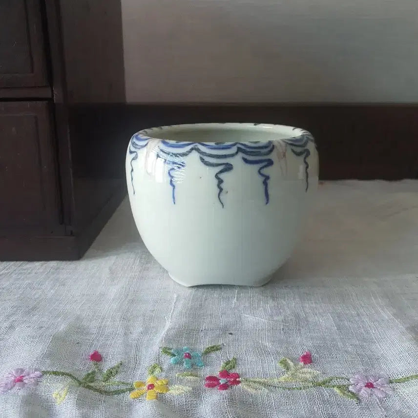 [BUNJANG] Blue and White Porcelain Vase with Wave Pattern / 청화백자 물결 무늬 화병