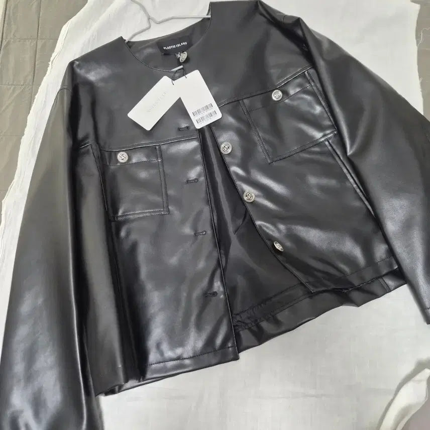 [BUNJANG] Plastic Island Black Round Neck Leather Jacket / 플라스틱아일랜드 레더 자켓 새상품 정가 179000원
