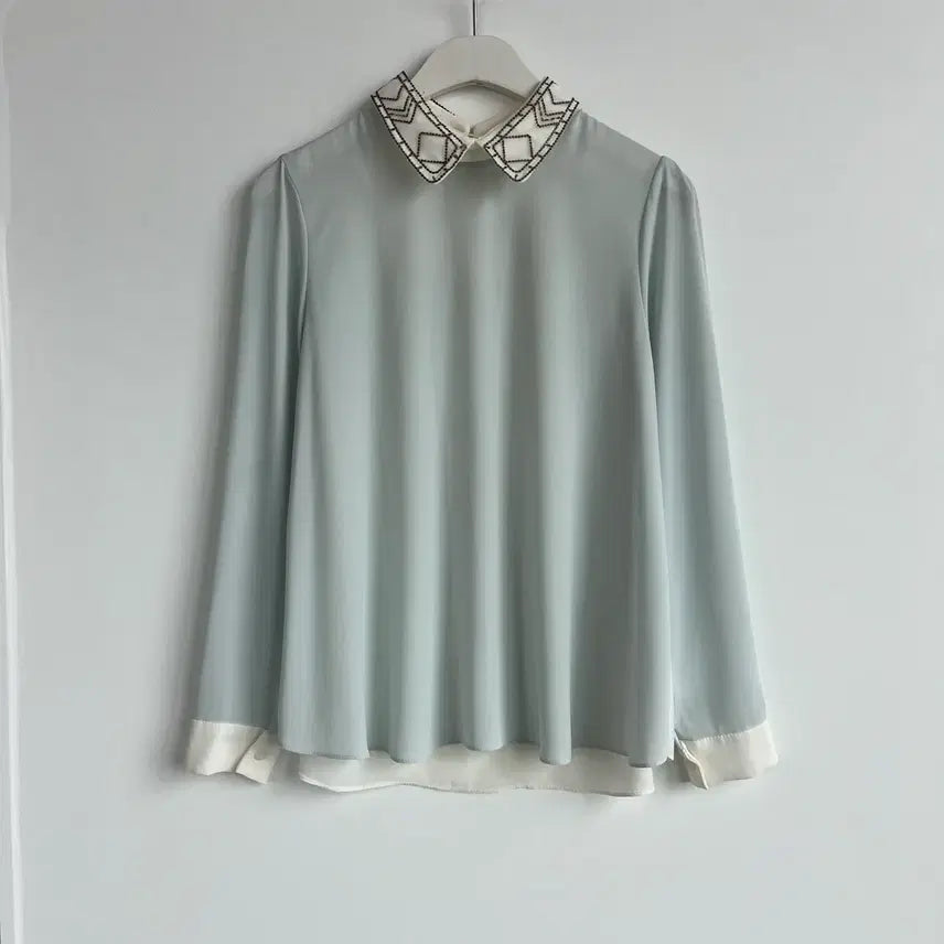 [BUNJANG] Beaded Sky Blue Blouse / 비즈 장식 하늘색 블라우스