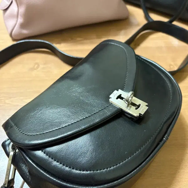 [BUNJANG] Vunque OCAM Two Shoulder Bag Black / 분크 오캄 두 숄더백 블랙