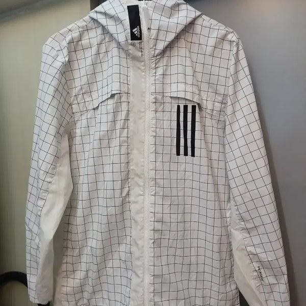 [BUNJANG] Adidas Windbreaker Jacket XL / 아디다스 바람막이 105
