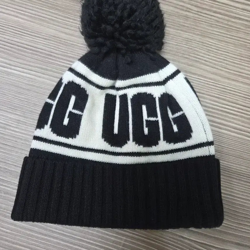 [BUNJANG] UGG Knit Women's Beanie / UGG 어그 니트 여성 비니