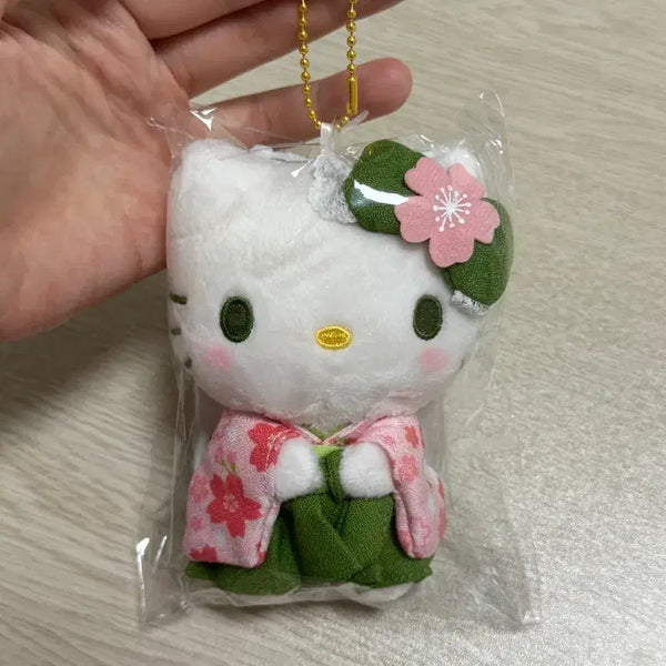 [BUNJANG] Sanrio Cherry Blossom Matcha Kitty Kimono Mascot Doll / 산리오 벚꽃 말차 키티 기모노 마스코트 인형