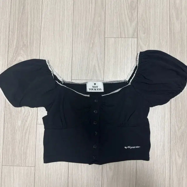 [BUNJANG] Not Your Roses Cropped Blouse Black / 낫 유어로즈 크롭 블라우스