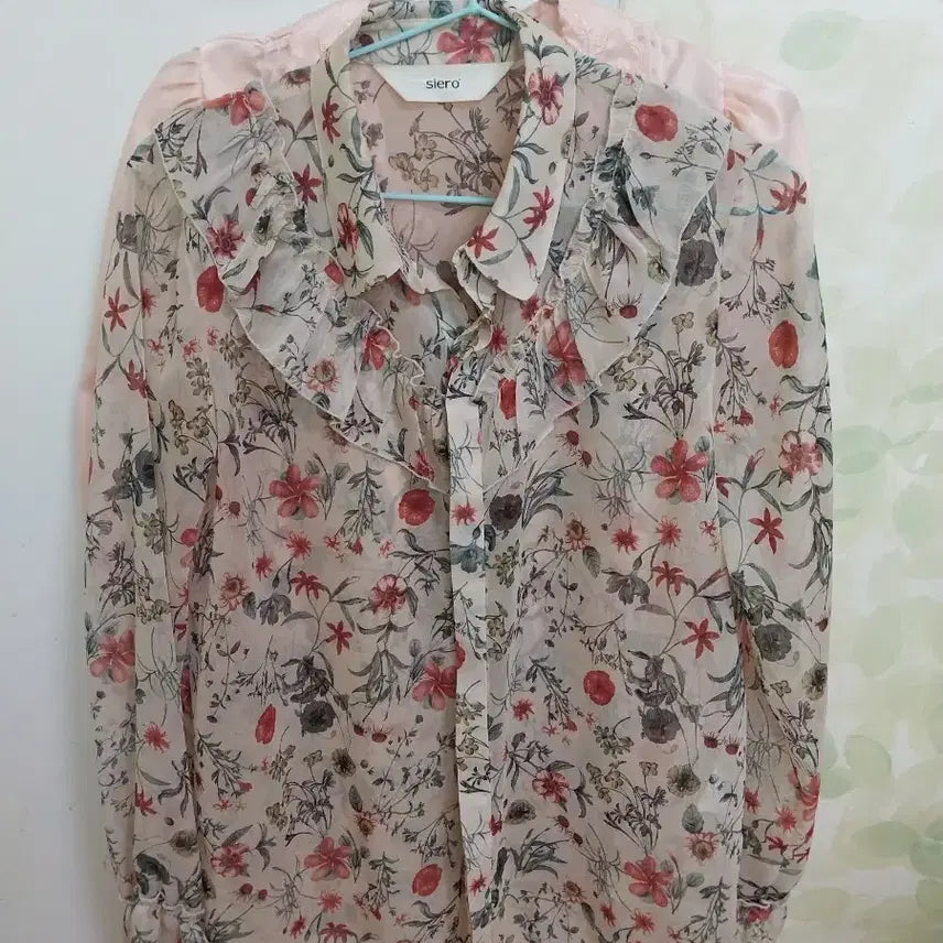 [BUNJANG] Siero Flower Pattern See-Through Blouse / 시에로 블라우스 플라워 패턴 시스루
