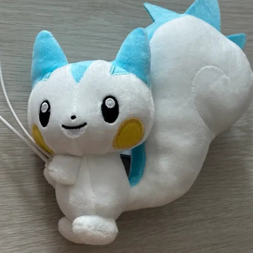 [BUNJANG] Pokemon Pachirisu Dangling Mascot Plush Doll / 파치리스 대롱대롱 매달려 마스코트 인형 안아줘요 인형 포켓몬