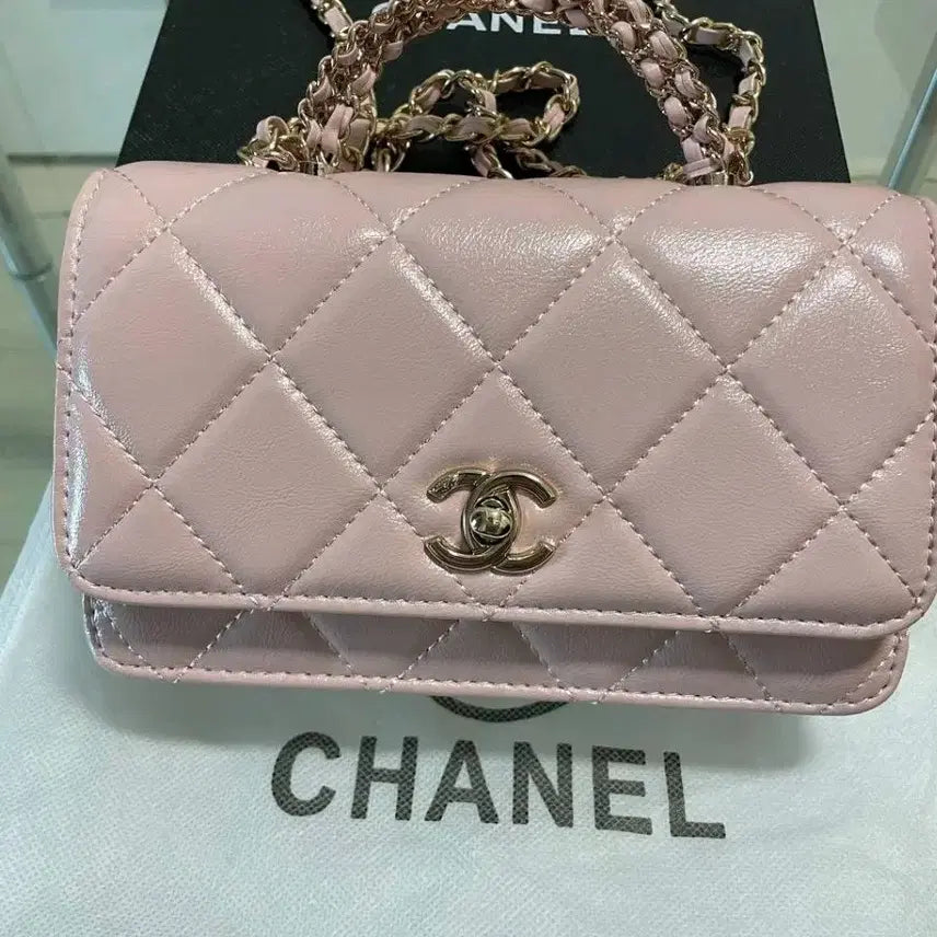 [BUNJANG] Pink Quilted Chain Bag / 고급스러운 핑크 퀼팅 체인백
