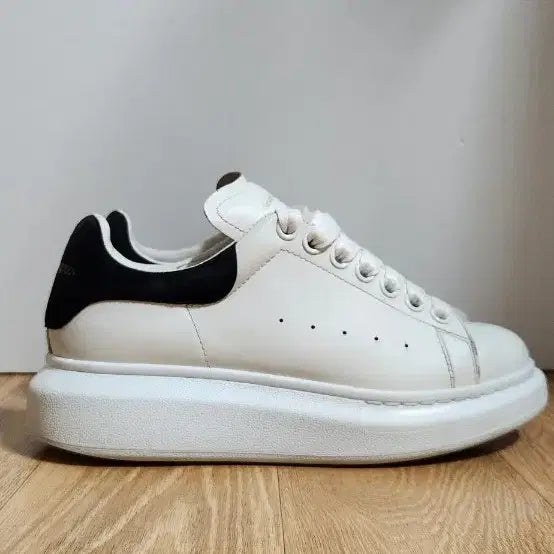 [BUNJANG] Alexander McQueen Oversized Sole Suede Black Tab Sneakers / (37.5/245)알렉산더맥퀸 오버솔 스웨이드블랙탭 스니커즈 운동화
