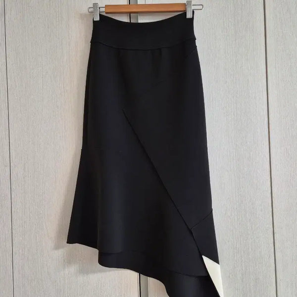 [BUNJANG] J Chung Black Asymmetrical Hem Skirt (Size S) / J chung 제이청 스커트