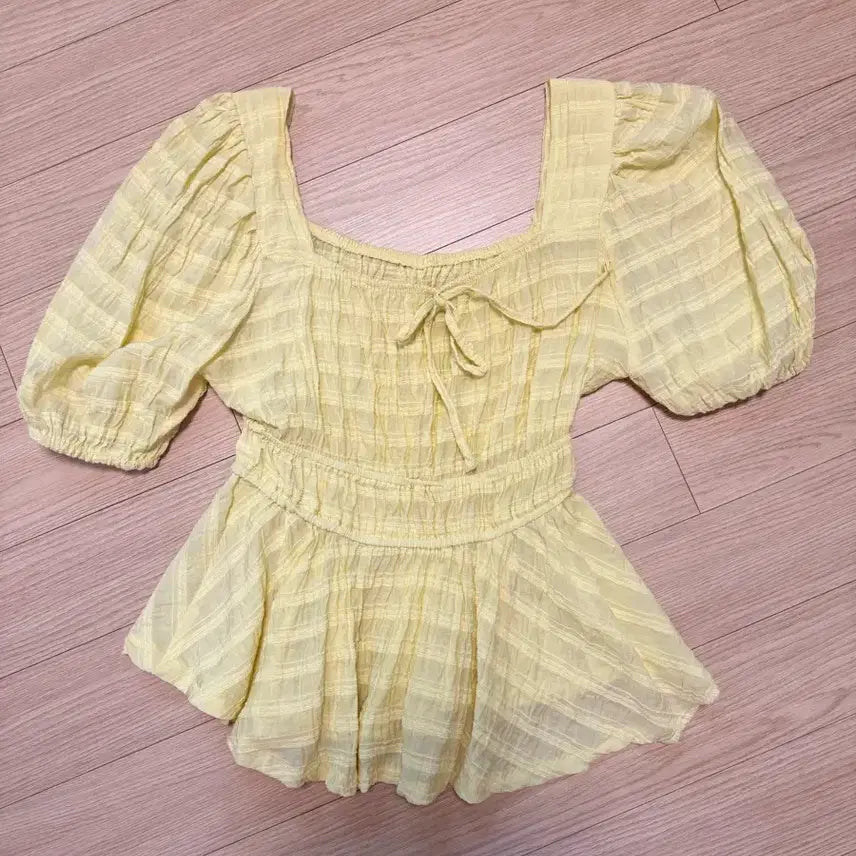 [BUNJANG] Yellow Puff Shirring Blouse / 미착용새상품 옐로우 퍼프 셔링 블라우스