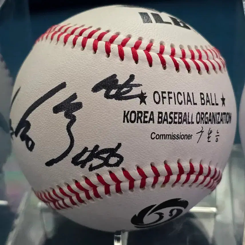 [BUNJANG] Eom Sang-baek Signed Baseball (Official Ball) / 엄상백 공인구 친필 싸인볼