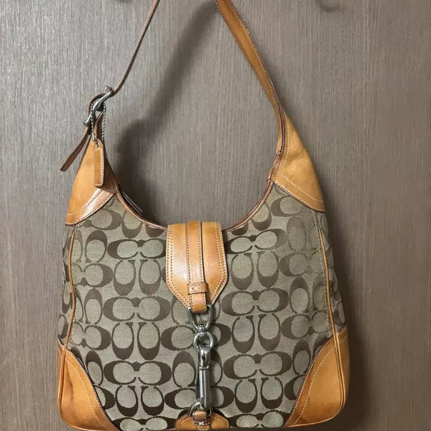 [BUNJANG] COACH Signature Pattern Hobo Shoulder Bag Brown / COACH 올드코치 시그니처 패턴 브라운 호보백 숄더백