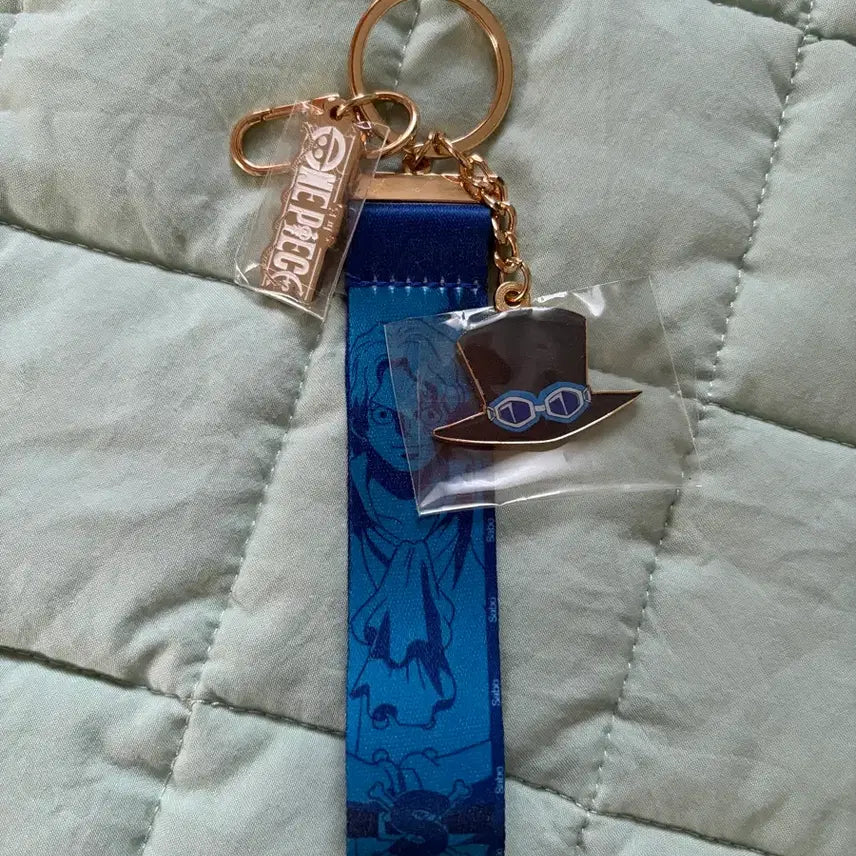 [BUNJANG] Baekdabang One Piece Sabo Keyring / 빽다방 원피스 사보 키링