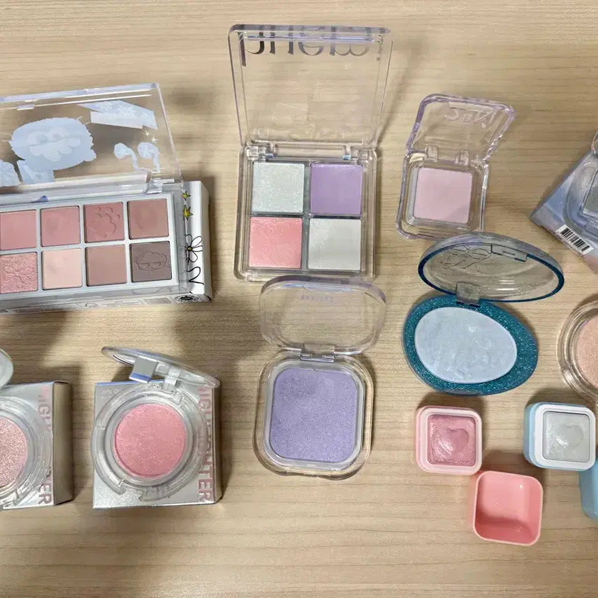 [BUNJANG] Various K-Beauty Highlighters and Eyeshadow Palettes / 하이라이터/섀도우 모아서 팝니다 (투에이엔, 머지, 뮤드, 퓌, 에스쁘아 등)