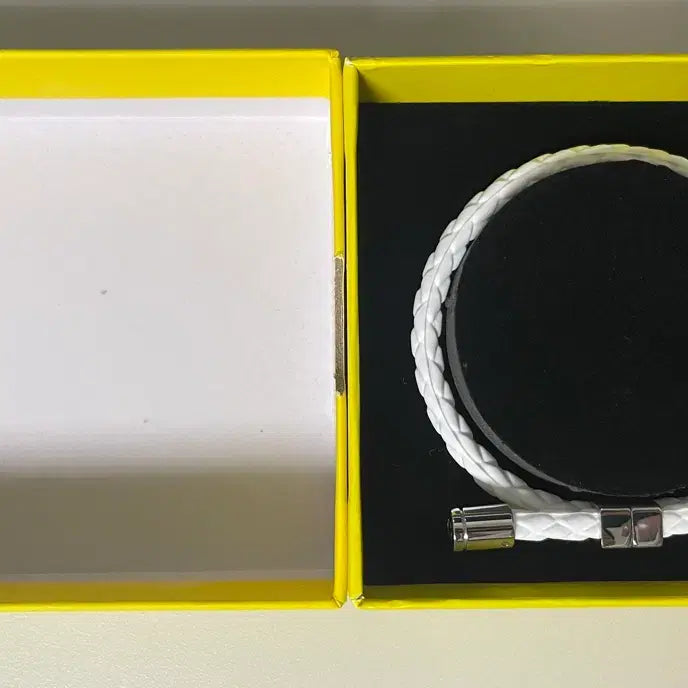 [BUNJANG] Calo Neodymium Strap White / 칼로 네오디뮴 스트랩 화이트