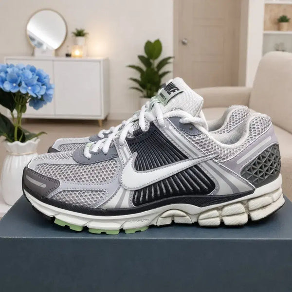 [BUNJANG] Nike Zoom Vomero 5 Sneakers (265) / 나이키 줌 보메로 5 운동화 (265)