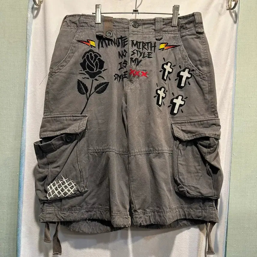 [BUNJANG] Minute Mirth Skull Patchwork Bermuda Cargo Shorts / Minute Mirth 미누트 머스 스컬 패치 워크 버뮤다 카고 쇼츠