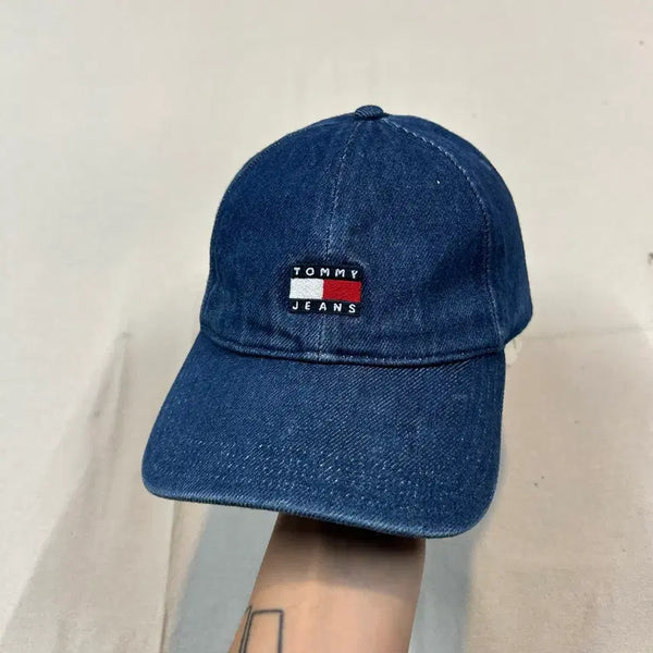 [BUNJANG] Tommy Hilfiger Flag Logo Denim Baseball Cap / 타미힐피거 플래그 로고 데님 볼캡 모자