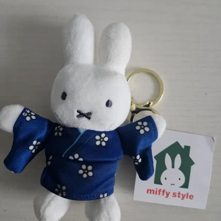 [BUNJANG] Miffy Kimono Keychain (Limited Edition) / 미피 기모노 키링( 한정판)
