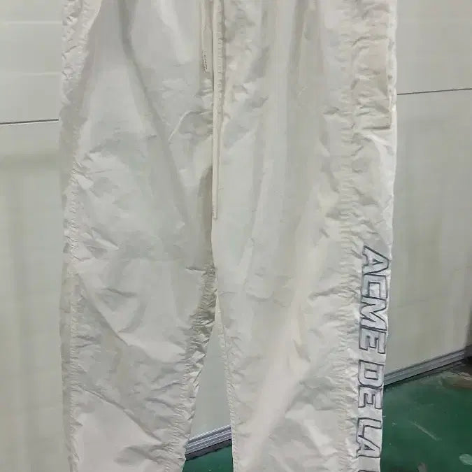 [BUNJANG] ADLV Nylon Jogger Pants / 아크메디라비 ADLV 나일론팬츠 총장92  허리단면 35  늘렸을때42