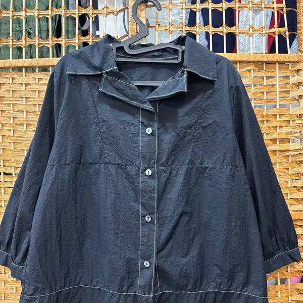 [BUNJANG] Black Blouse with Stitch Detail / 블랙 블라우스