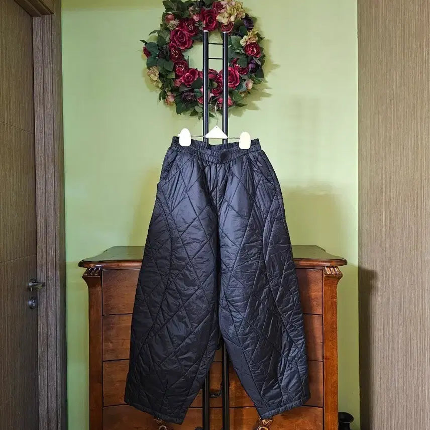 [BUNJANG] Black Padded Trousers - Size L / 겨울 누빔바지