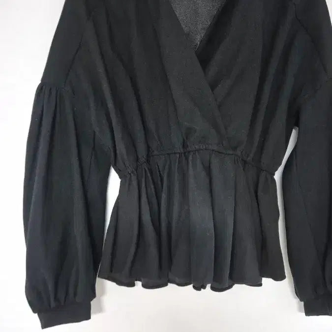 [BUNJANG] Black Wrap Style Frill Blouse / 검정색 랩스타일 프릴 블라우스