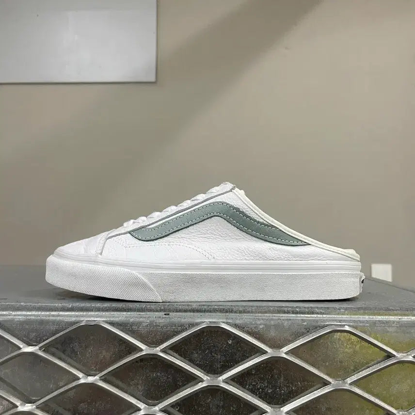 [BUNJANG] Vans Style 36 Mule True White (US 4.5) / 반스 스타일36 뮬 트루 화이트 us4.5 (gr-6178)