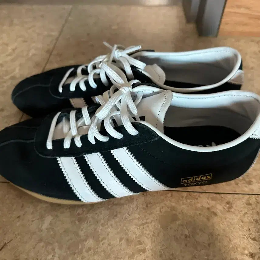 [BUNJANG] Adidas Tokyo Sneakers Black White / 아디다스 도쿄 스니커즈 블랙 화이트