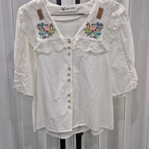 [BUNJANG] White Embroidered Blouse / 자수 블라우스 화이트