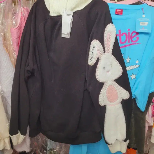 [BUNJANG] Black Rabbit Embroidery Sweatshirt / 블랙 토끼 자수 맨투맨 수입