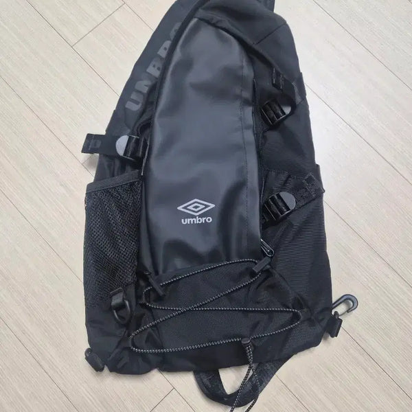 [BUNJANG] Umbro Sling Bag / 엄브로 슬링백