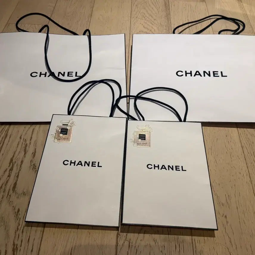 [BUNJANG] Chanel Authentic Shopping Bags (4 pcs) / 샤넬 정품 쇼핑백 4개