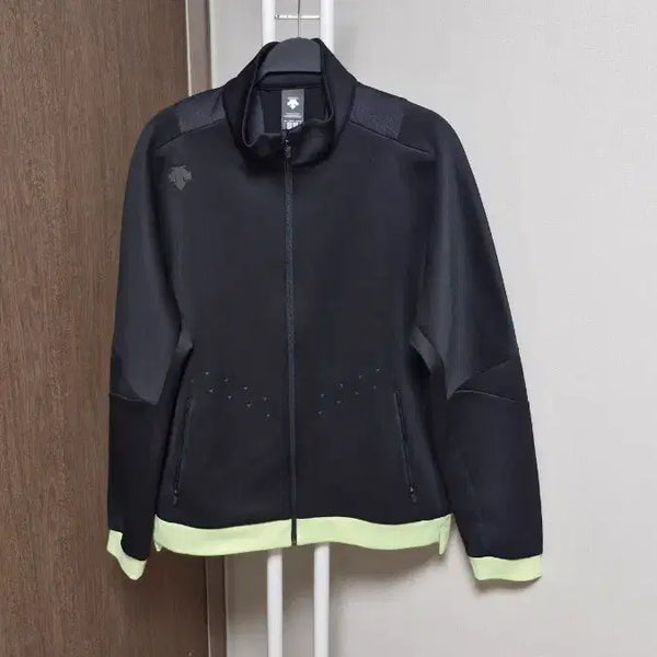 [BUNJANG] Descente Zip-Up Jacket Black Lime (XL/105) / 데상트 집업 자켓 블랙 라임(XL/105) 신축성