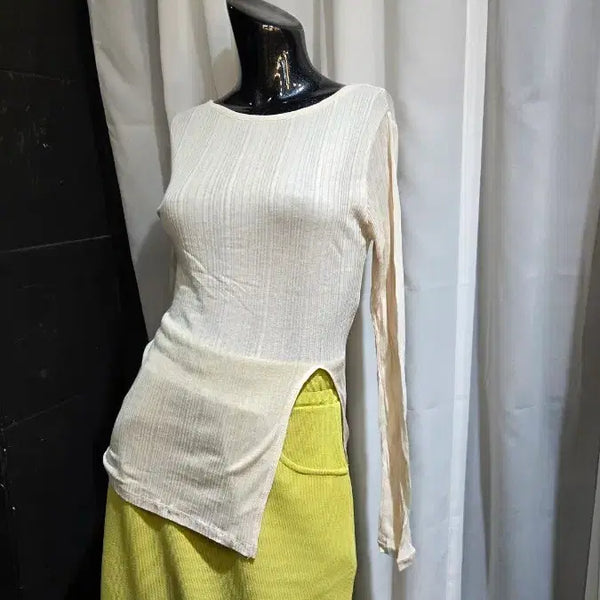 [BUNJANG] Beige Ribbed Long Sleeve Top with Side Slit / 베이지 얇은 골지 한쪽트임 긴팔